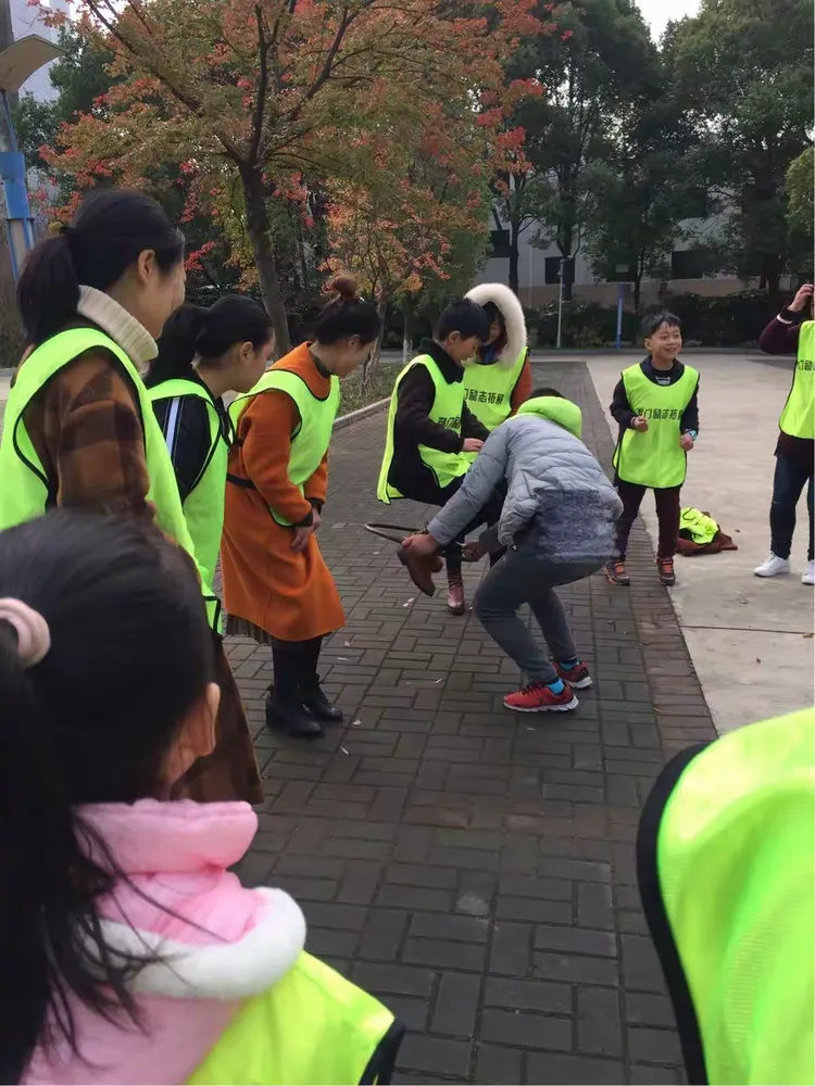今日热议“牵手跑得快可以作弊吗”(确实有挂)-第1张图片