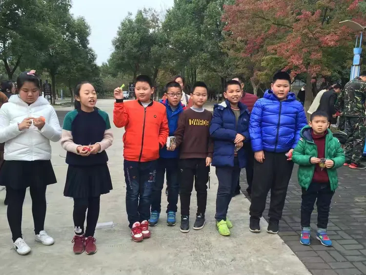 我来教教大家“牵手跑得快开挂”的确有挂-第1张图片