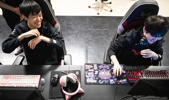 今日热议“wepoKer怎么安装挂件”附开挂脚本详细步-第3张图片
