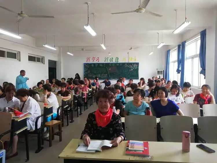 今日热议“牵手跑得快能作弊吗”(必胜开挂神器)-第1张图片